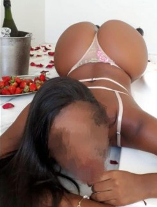 Sou uma mulata quente boca carnuda novidade na cidade 