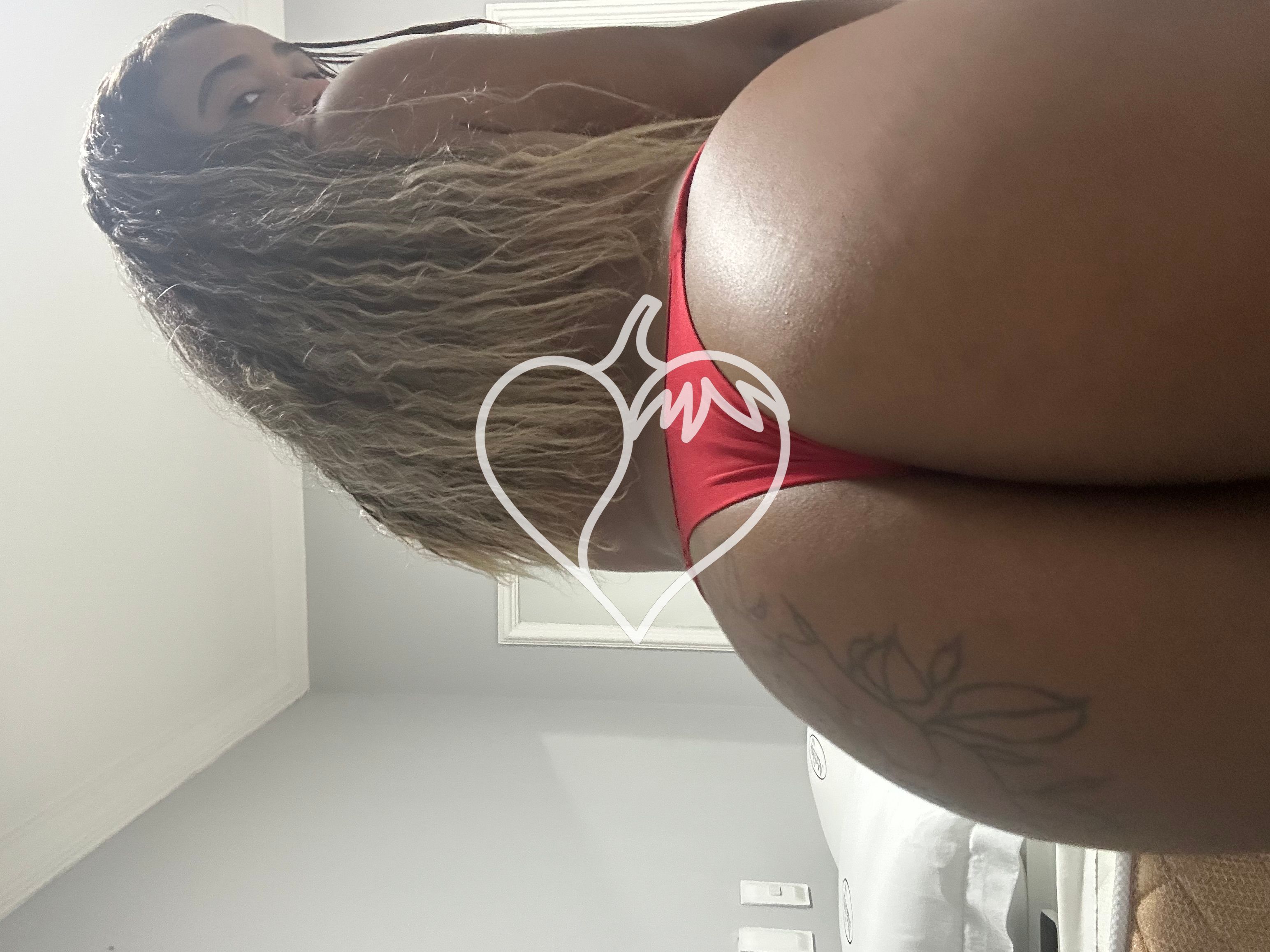 Morena loira sensual e apertada 