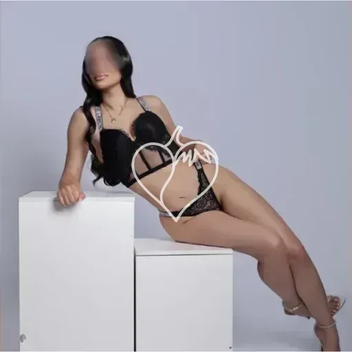Alline Ferraz