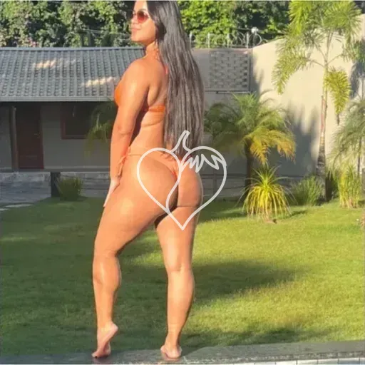 Capa de Camila Campos