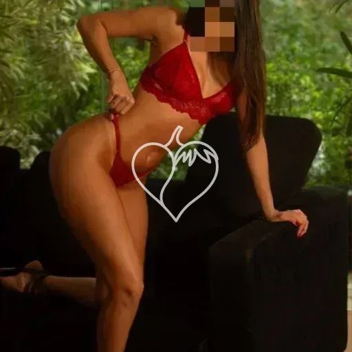 Laura Raphaela