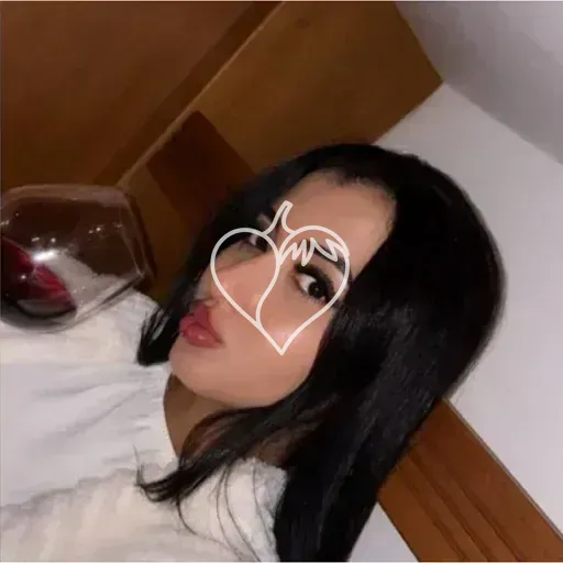 LARISSA RIQUELME