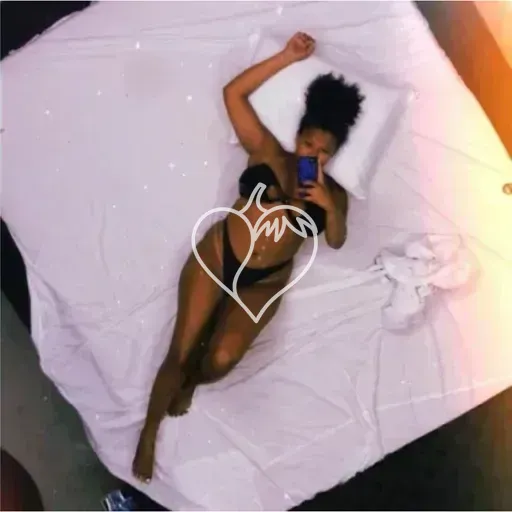 Capa de Lais Souza