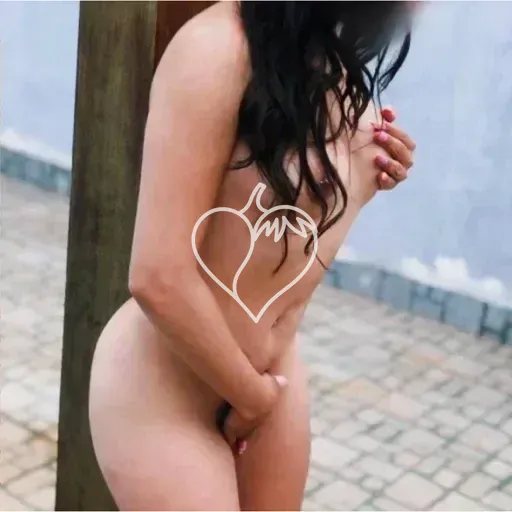 TAIS OLIVEIRA