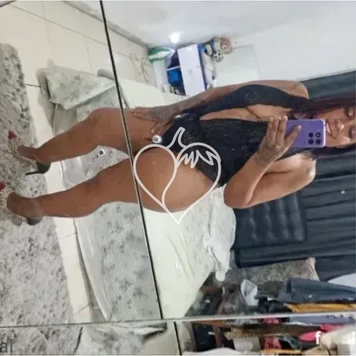 Capa de Camila Barros