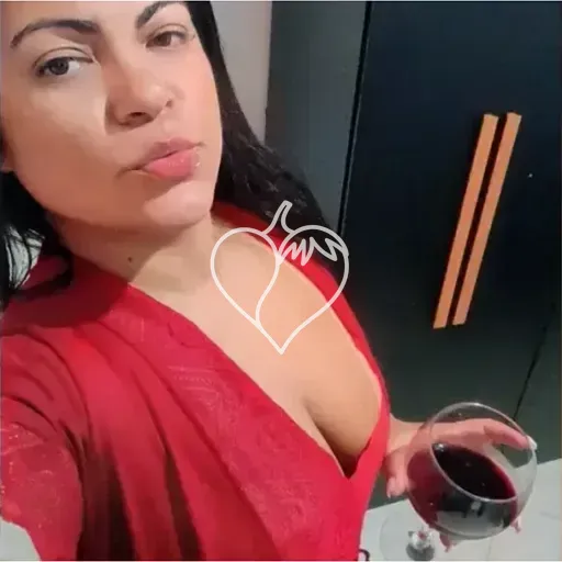 Julia Dias