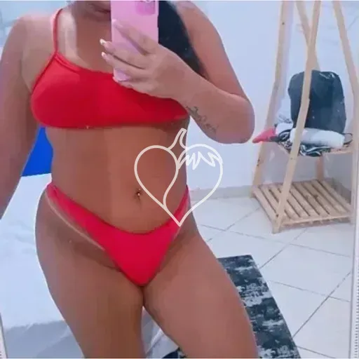 Julia Dias