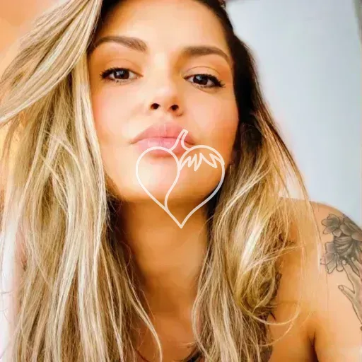 Capa de Julia Santi